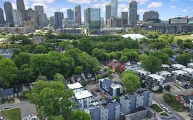906 Westbrook B City Views Rooftop Hot Tub And Short Walk To Stadium